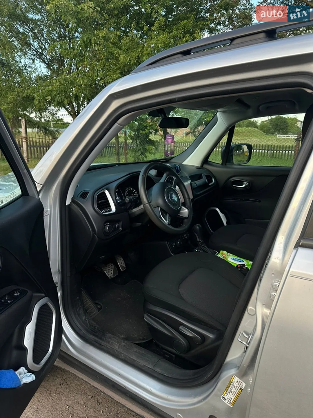 Jeep Renegade 2018 VIN ZACCJBAB1JPH71262 фото оголошення 12 з 16