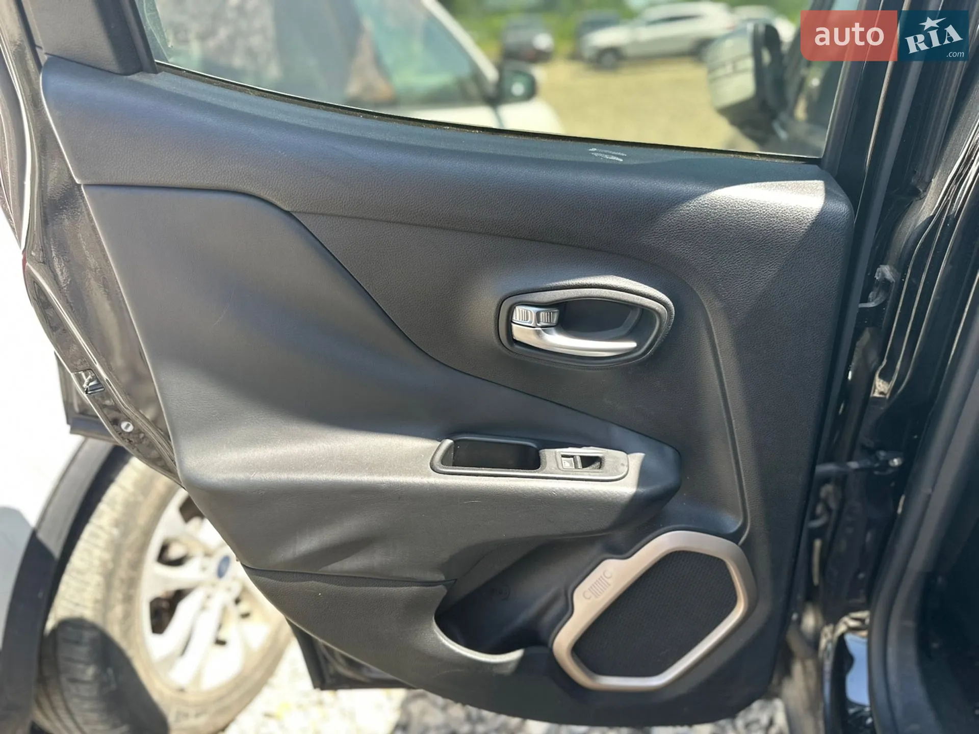 2016 Jeep Renegade - мініатюра 15