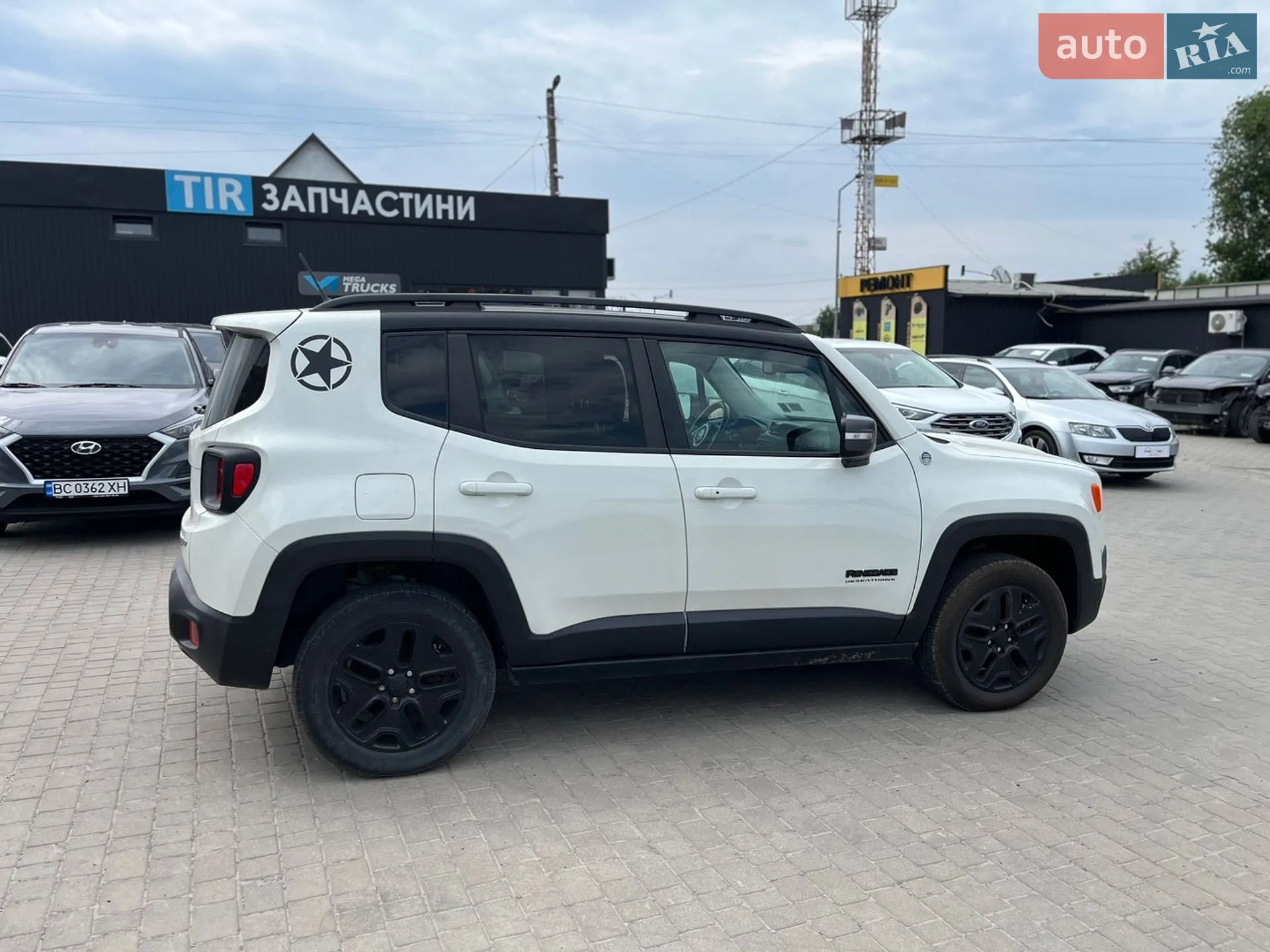 2016 Jeep Renegade - мініатюра 2