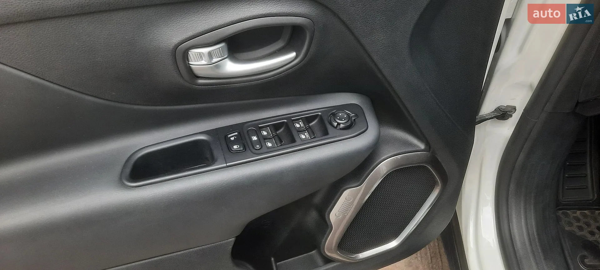 2022 Jeep Renegade - мініатюра 18