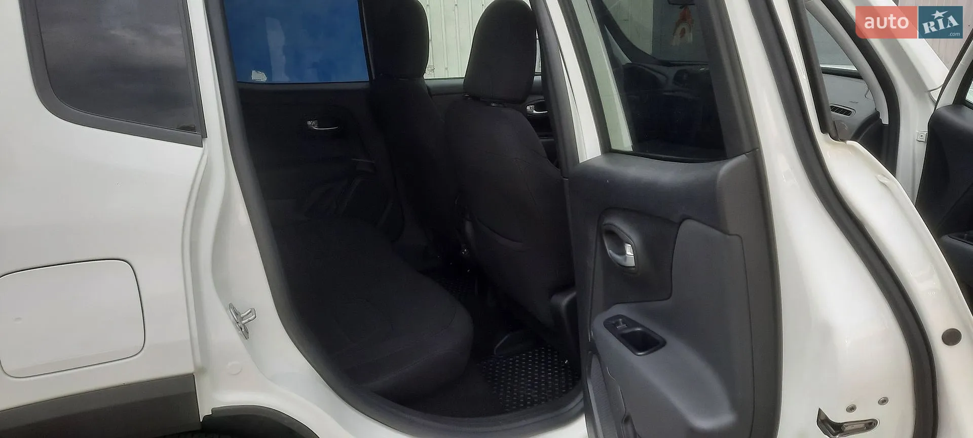 2022 Jeep Renegade - мініатюра 22