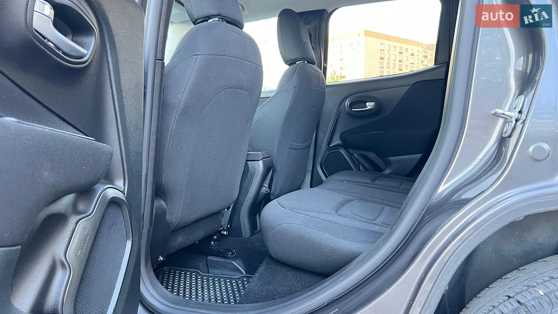 2020 Jeep Renegade - мініатюра 26