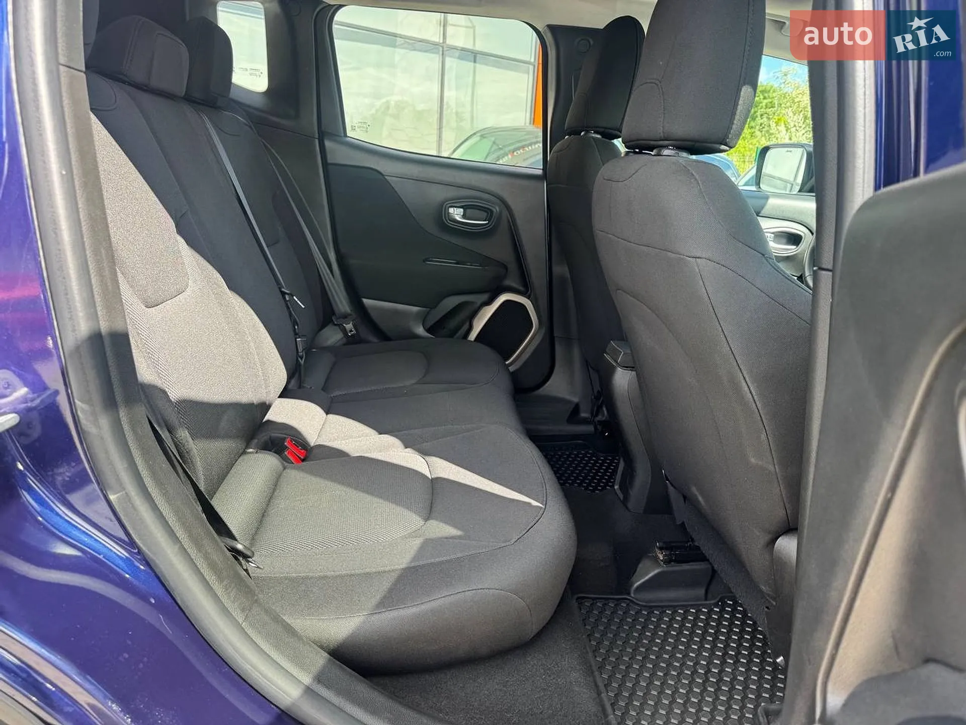2016 Jeep Renegade - мініатюра 11