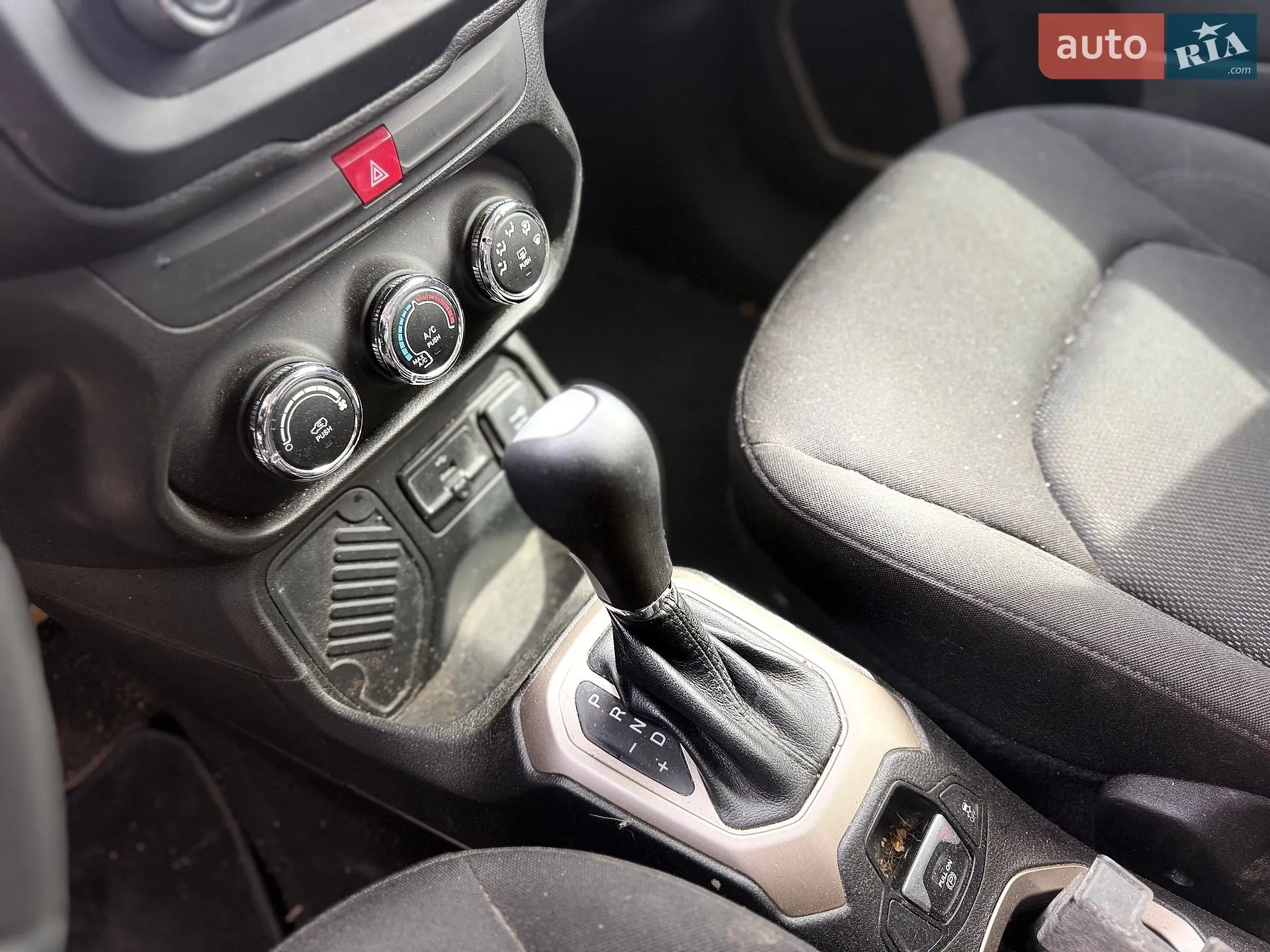 2017 Jeep Renegade - мініатюра 12