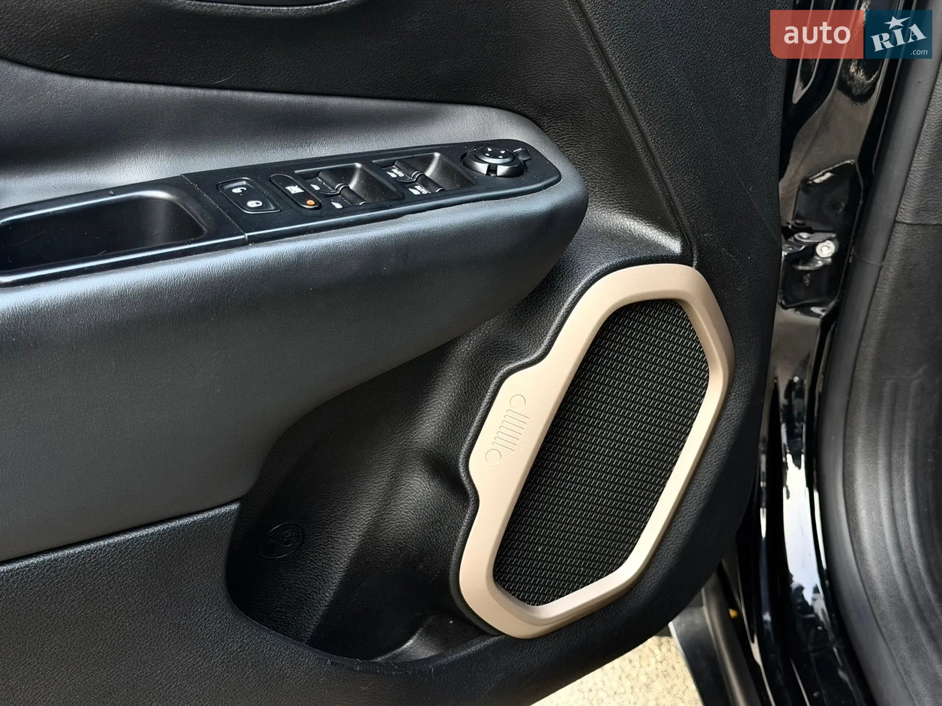 2016 Jeep Renegade - мініатюра 22