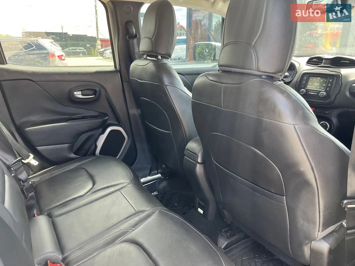 2015 Jeep Renegade - мініатюра 14