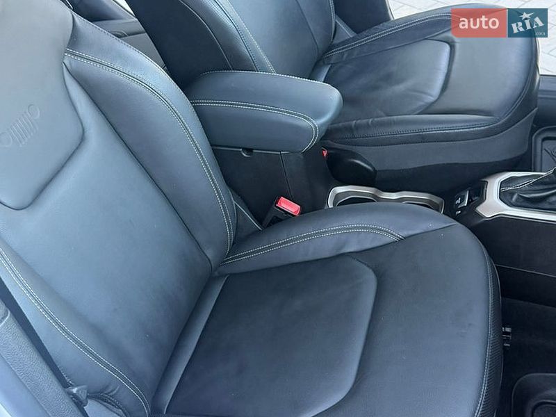 Внедорожник / Кроссовер Jeep Renegade 2017 в Киеве