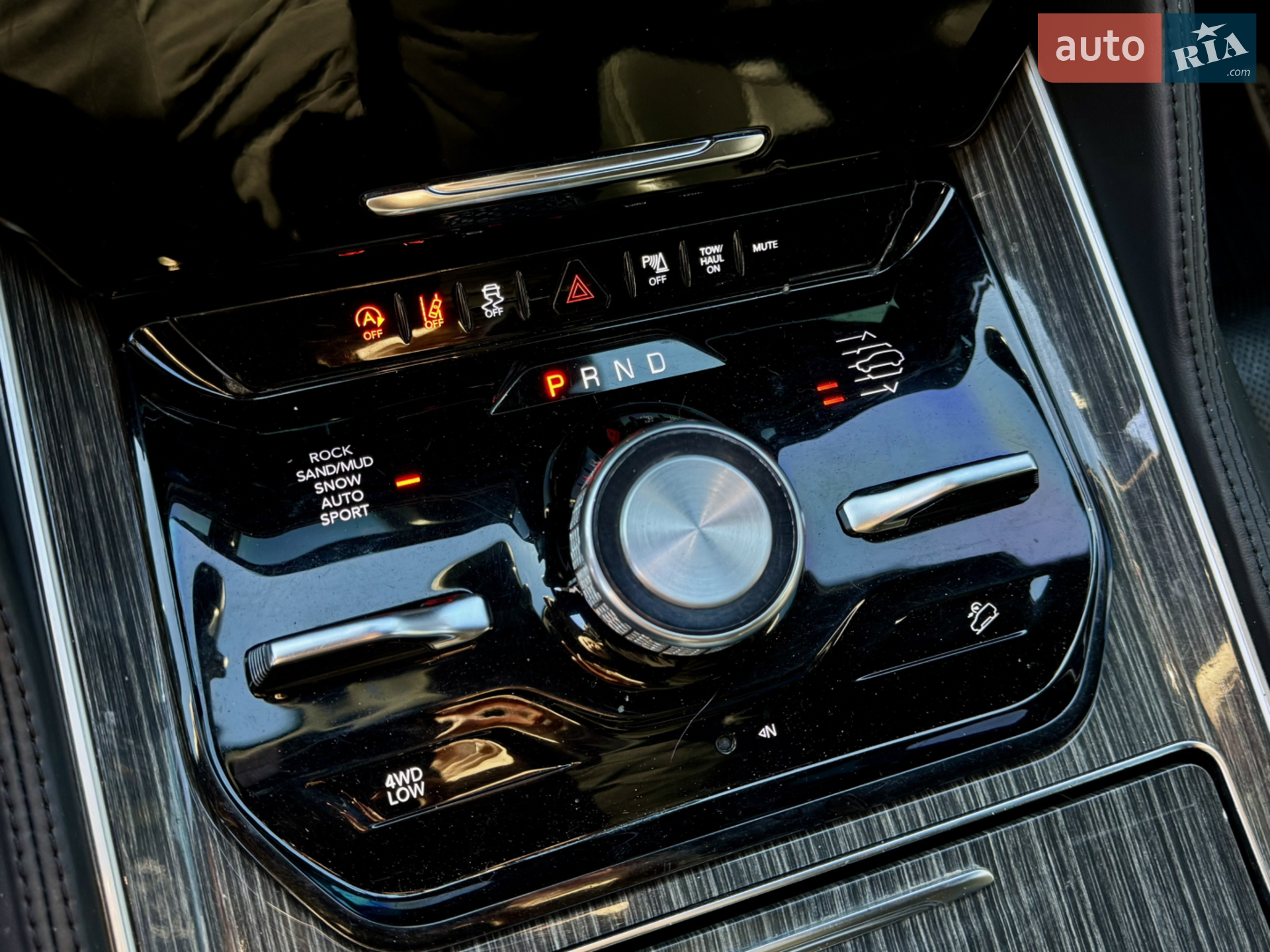 2022 Jeep Grand Wagoneer - мініатюра 30