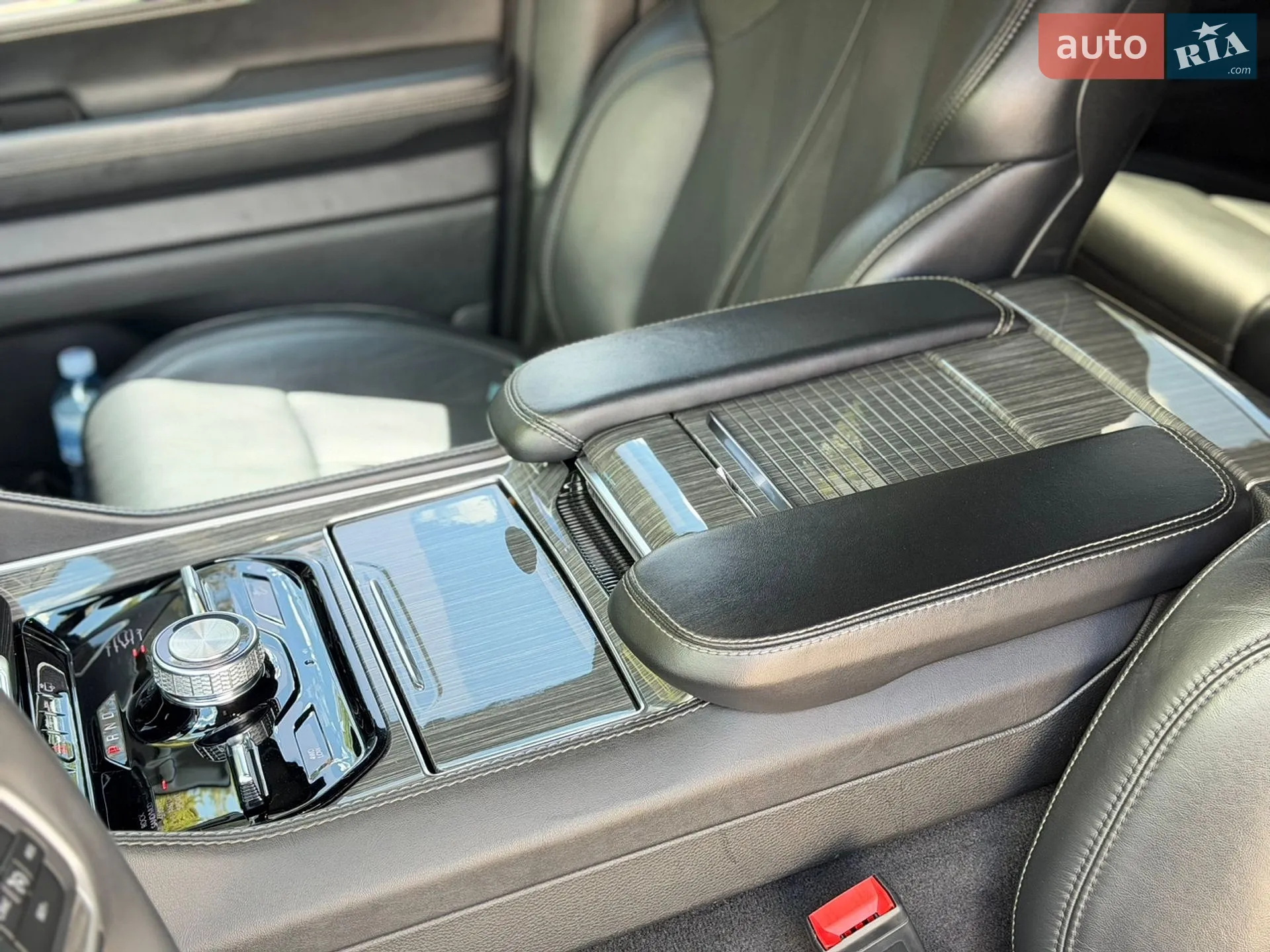 2021 Jeep Grand Wagoneer - мініатюра 32