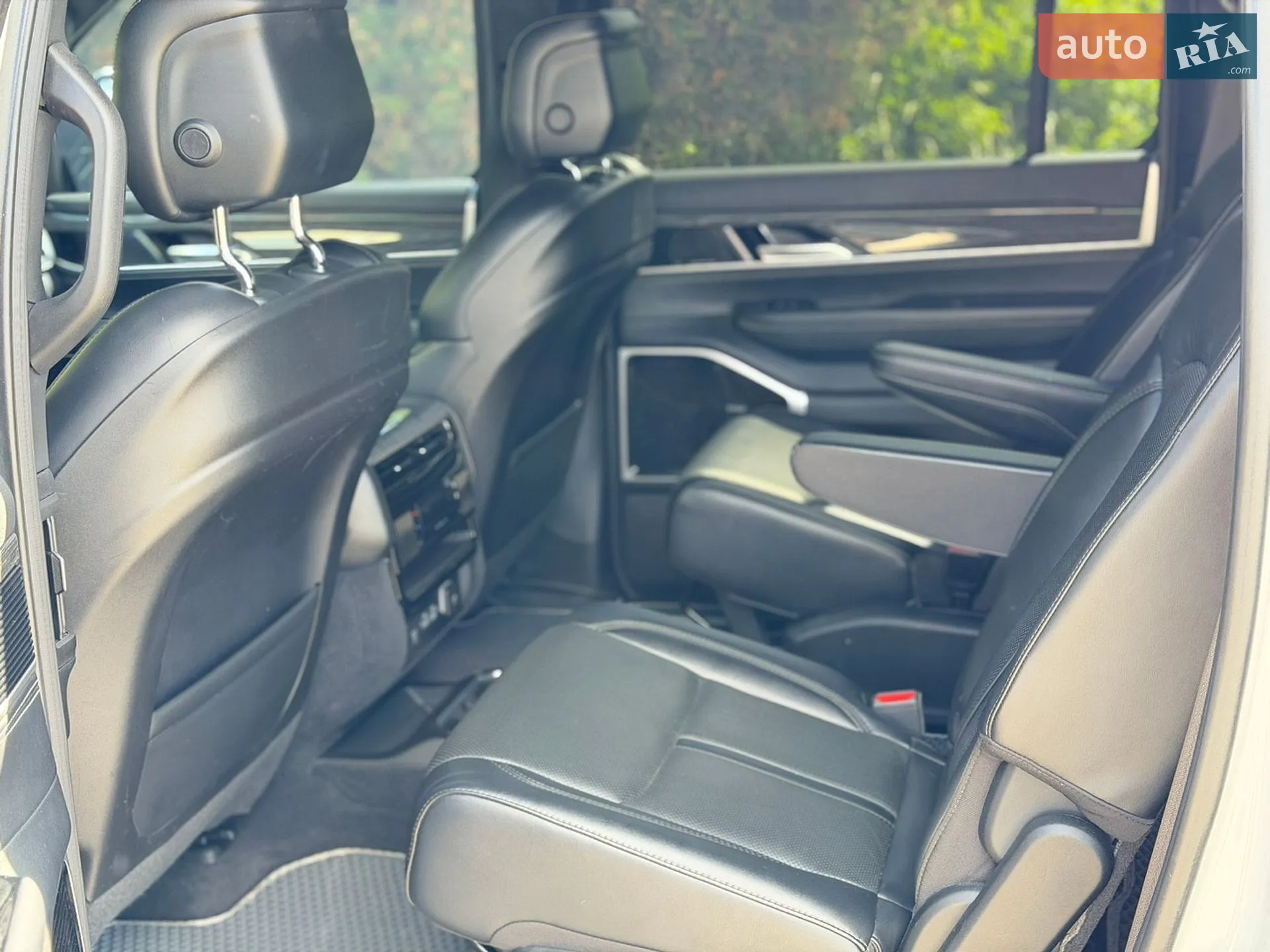 2021 Jeep Grand Wagoneer - мініатюра 34