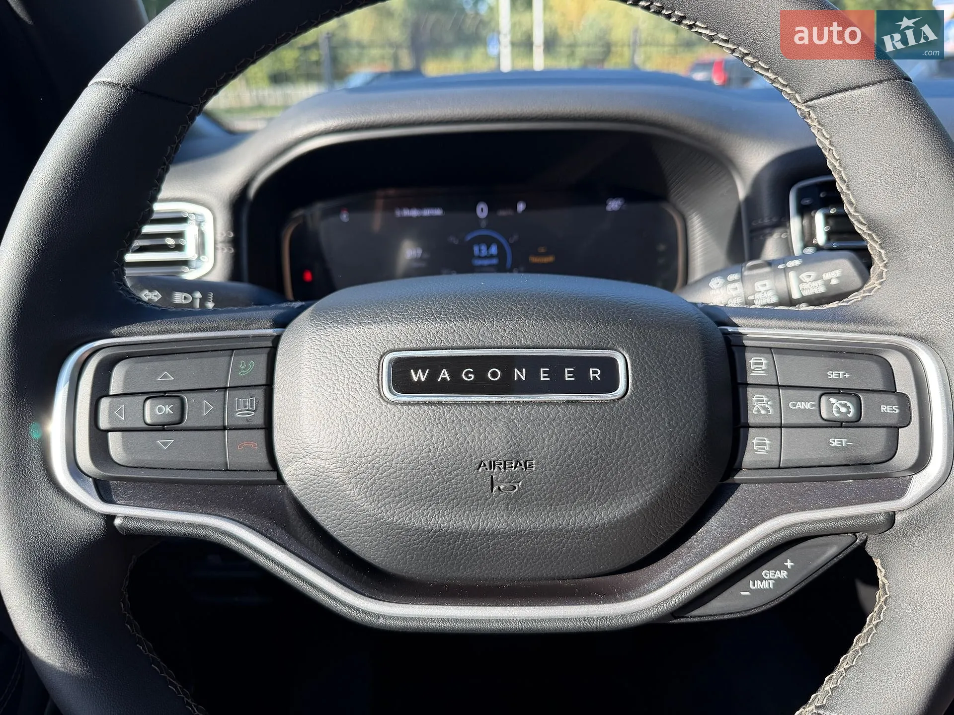 2023 Jeep Grand Wagoneer - мініатюра 26