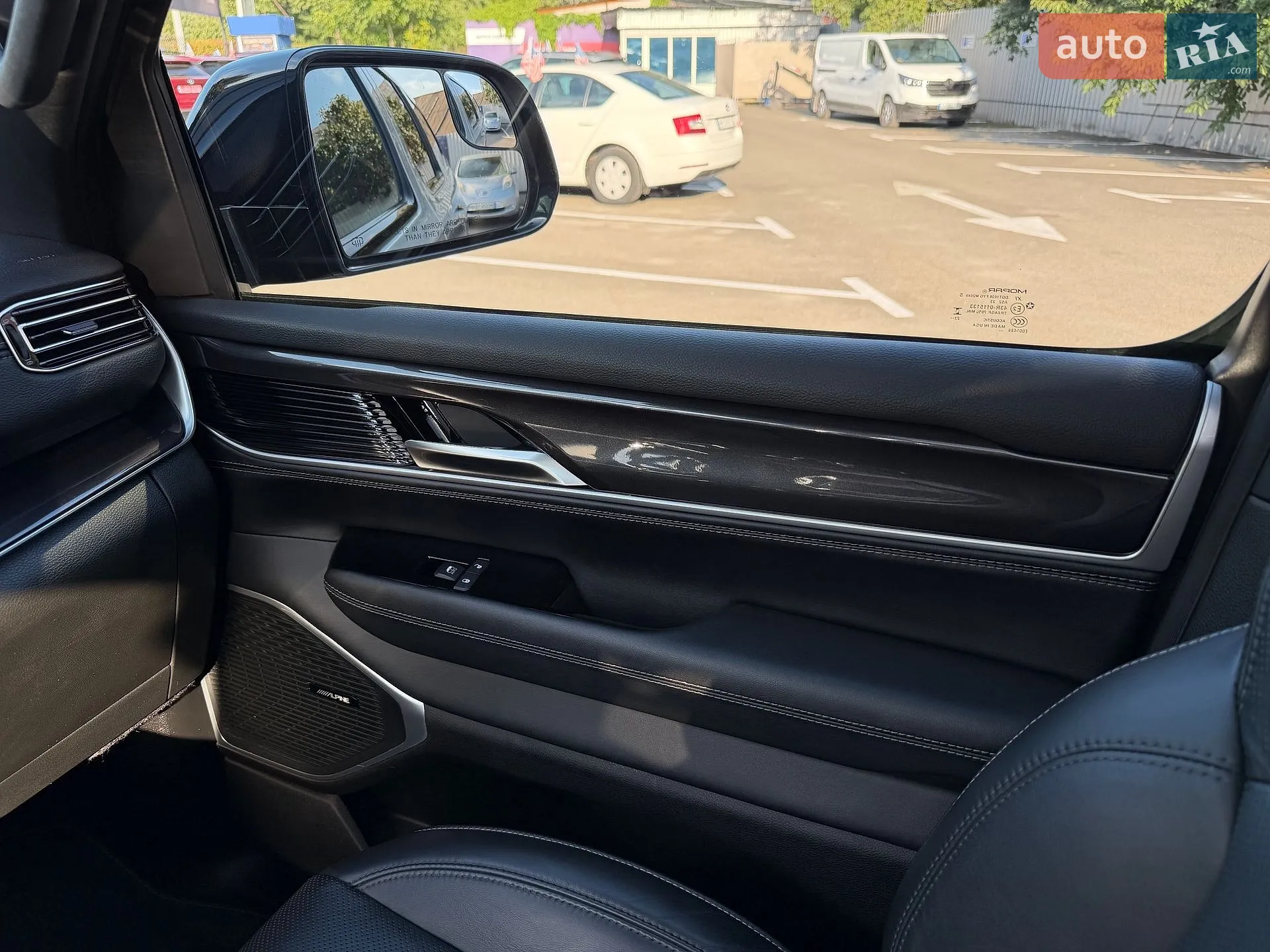 2023 Jeep Grand Wagoneer - мініатюра 33