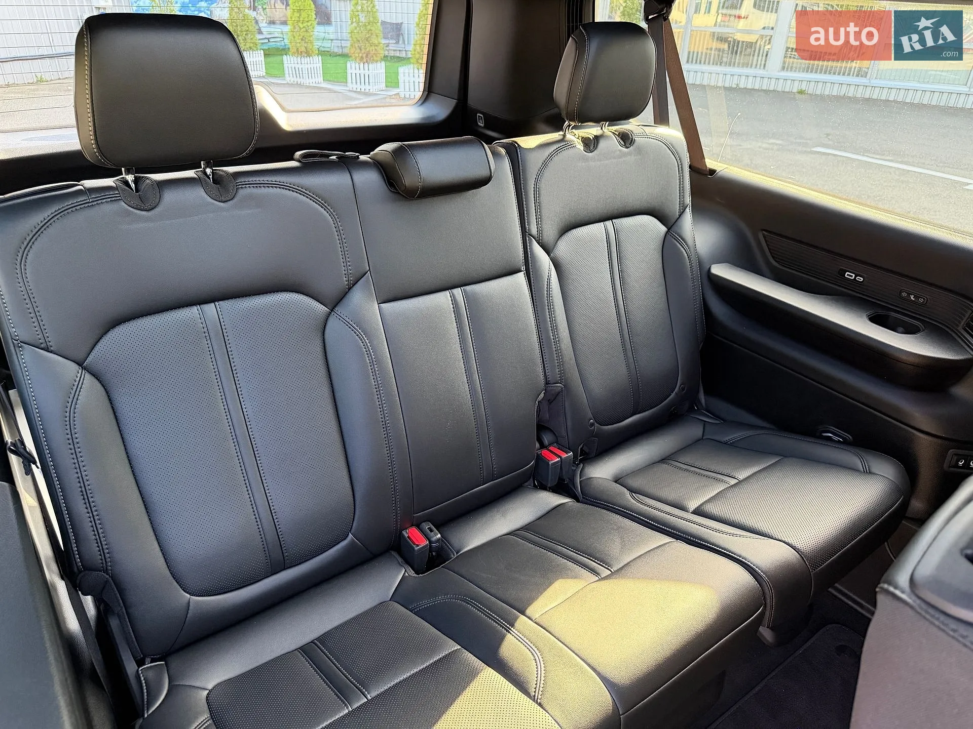 2023 Jeep Grand Wagoneer - мініатюра 48