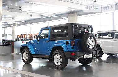 Внедорожник / Кроссовер Jeep Wrangler 2015 в Киеве