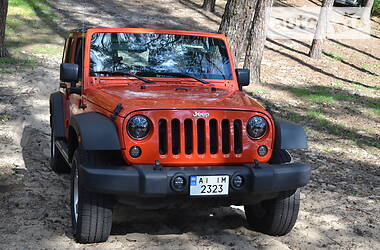 Внедорожник / Кроссовер Jeep Wrangler 2015 в Борисполе