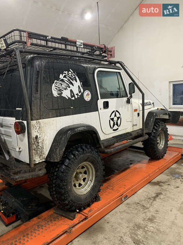 Позашляховик / Кросовер Jeep Wrangler 1992 в Іршаві