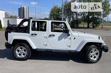 Внедорожник / Кроссовер Jeep Wrangler 2015 в Киеве