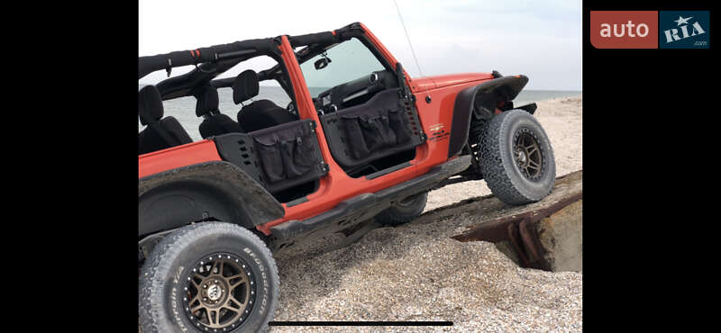 Позашляховик / Кросовер Jeep Wrangler 2015 в Дніпрі фото 3 Позашляховик / Кросовер Jeep Wrangler 2015 в Дніпрі