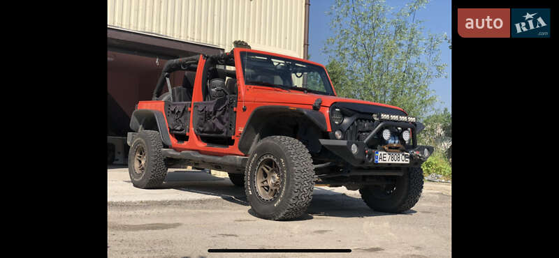 Позашляховик / Кросовер Jeep Wrangler 2015 в Дніпрі фото Позашляховик / Кросовер Jeep Wrangler 2015 в Дніпрі