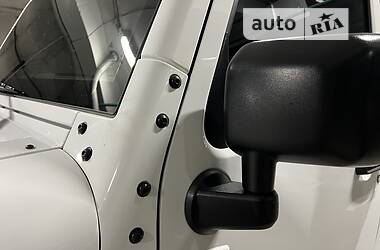 Внедорожник / Кроссовер Jeep Wrangler 2015 в 