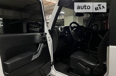 Внедорожник / Кроссовер Jeep Wrangler 2015 в 
