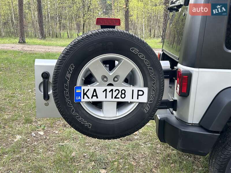 Внедорожник / Кроссовер Jeep Wrangler 2008 в Киеве