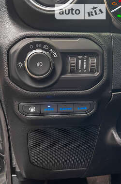 Внедорожник / Кроссовер Jeep Wrangler 2021 в 
