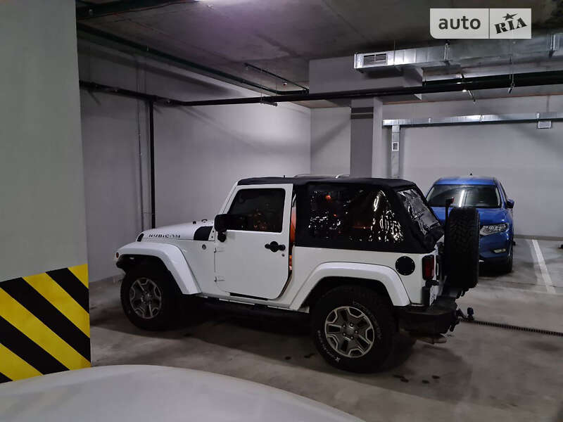 Внедорожник / Кроссовер Jeep Wrangler 2012 в Киеве