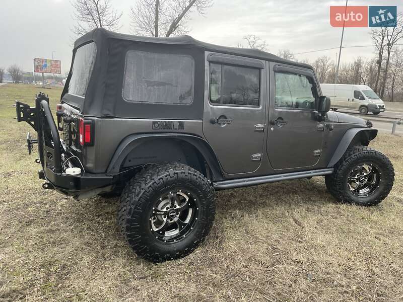 Позашляховик / Кросовер Jeep Wrangler 2016 в Києві