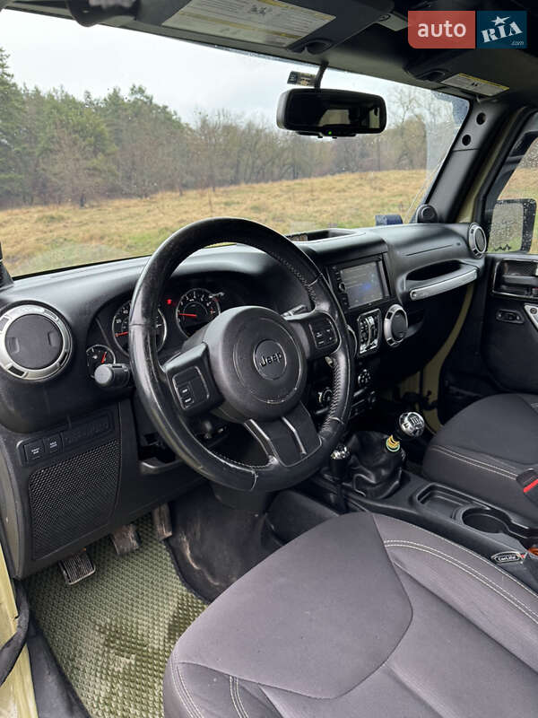 Позашляховик / Кросовер Jeep Wrangler 2012 в Житомирі