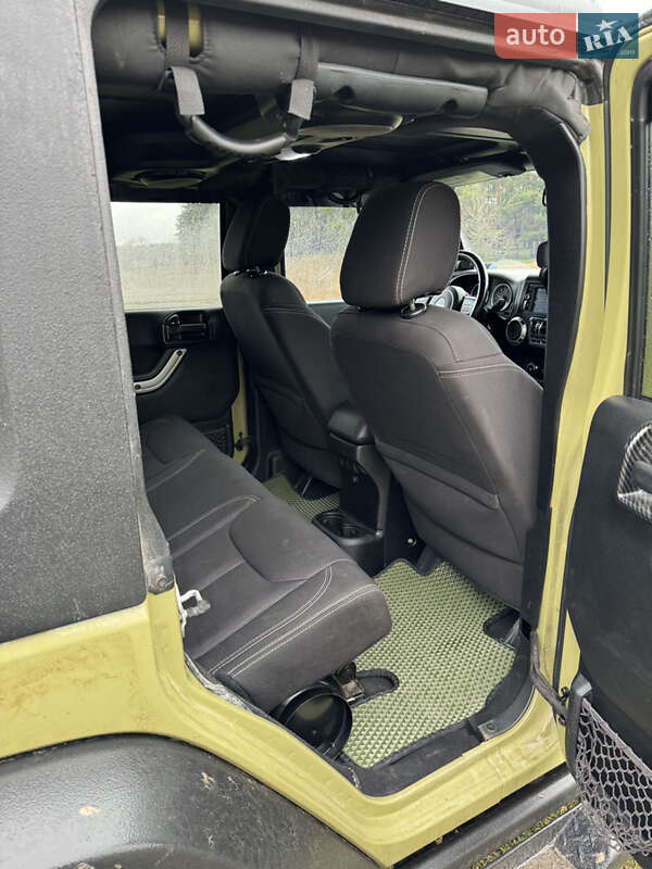Позашляховик / Кросовер Jeep Wrangler 2012 в Житомирі