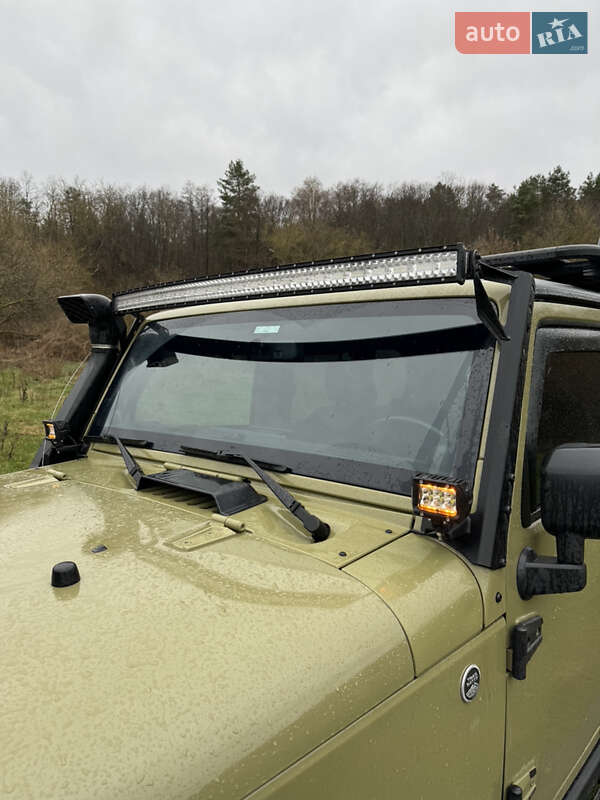 Позашляховик / Кросовер Jeep Wrangler 2012 в Житомирі