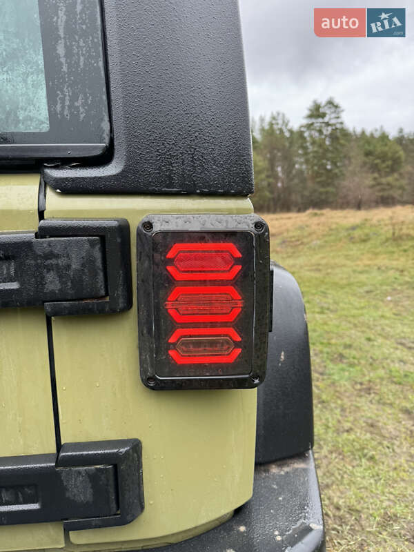 Позашляховик / Кросовер Jeep Wrangler 2012 в Житомирі