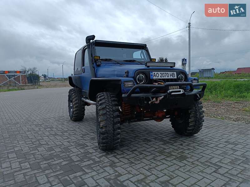 Внедорожник / Кроссовер Jeep Wrangler 2005 в Тячеве