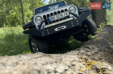 Внедорожник / Кроссовер Jeep Wrangler 2011 в 