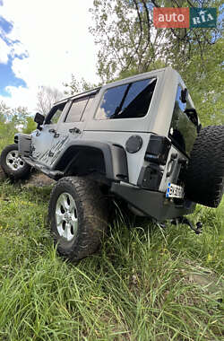 Внедорожник / Кроссовер Jeep Wrangler 2011 в 