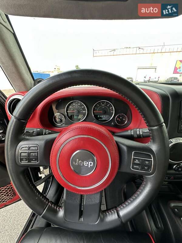 Внедорожник / Кроссовер Jeep Wrangler 2011 в Киеве