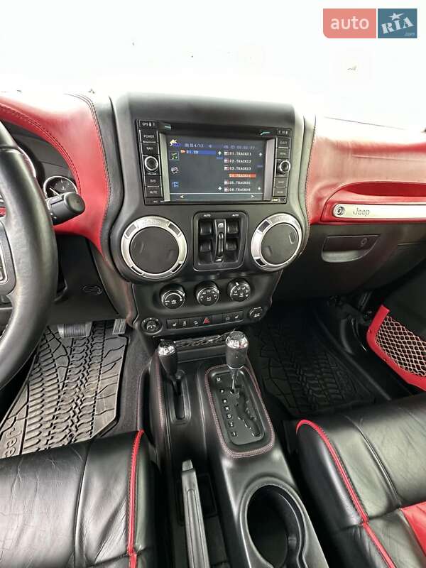Внедорожник / Кроссовер Jeep Wrangler 2011 в Киеве