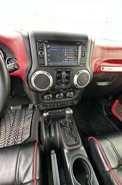 Внедорожник / Кроссовер Jeep Wrangler 2011 в Киеве