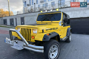 Внедорожник / Кроссовер Jeep Wrangler 1994 в Львове