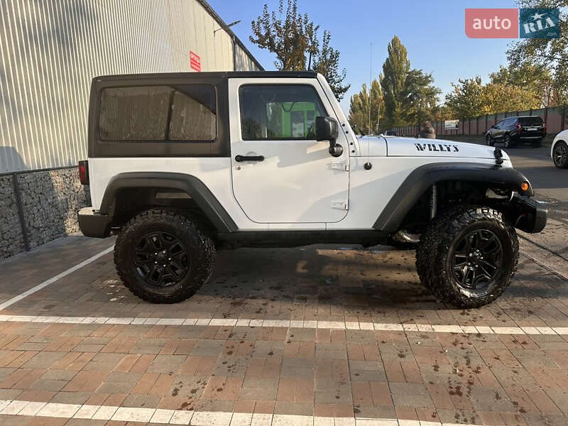 Внедорожник / Кроссовер Jeep Wrangler 2016 в Киеве фото 36 Внедорожник / Кроссовер Jeep Wrangler 2016 в Киеве