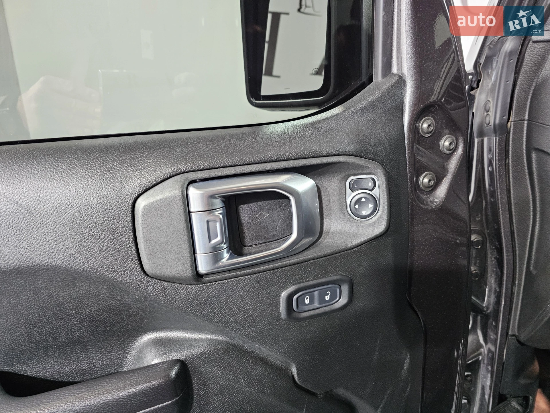 2021 Jeep Wrangler - мініатюра 24