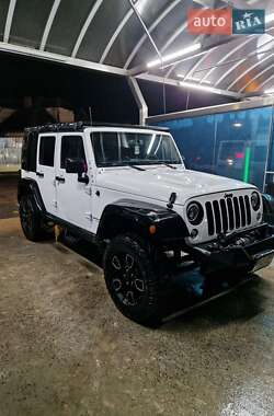 Внедорожник / Кроссовер Jeep Wrangler 2017 в 