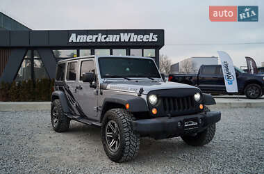 Внедорожник / Кроссовер Jeep Wrangler 2016 в 