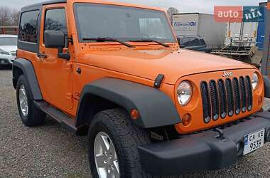 Внедорожник / Кроссовер Jeep Wrangler 2012 в 