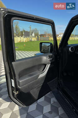 Позашляховик / Кросовер Jeep Wrangler 2013 в 