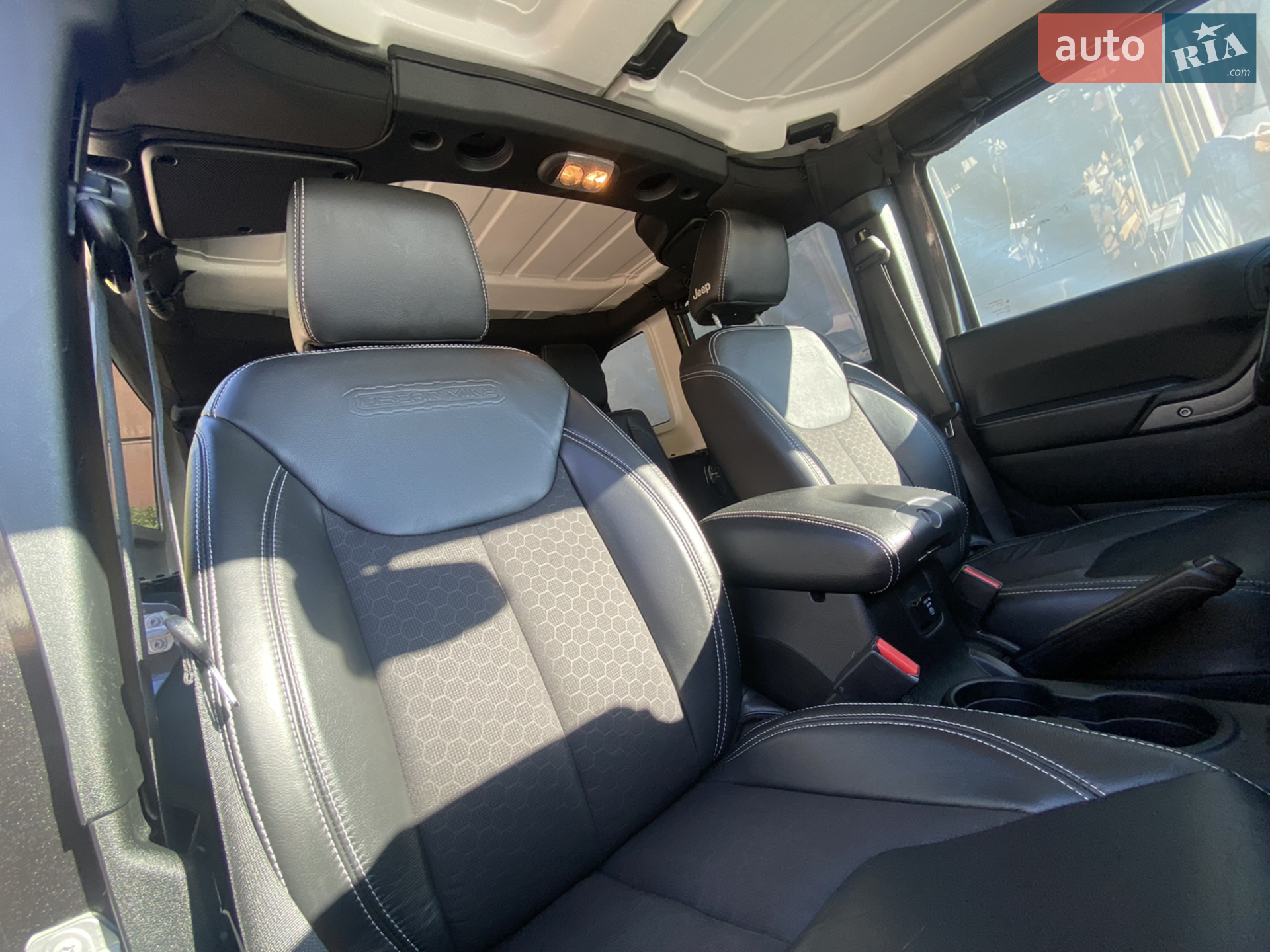 2017 Jeep Wrangler - мініатюра 28