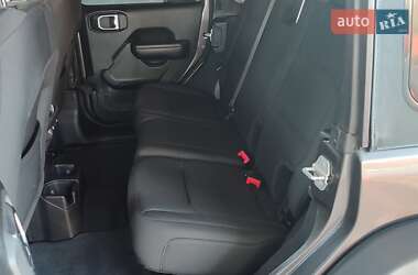 Внедорожник / Кроссовер Jeep Wrangler 2018 в 