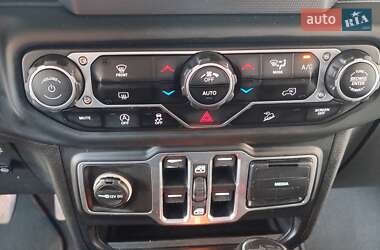 Внедорожник / Кроссовер Jeep Wrangler 2018 в 