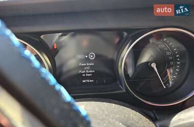 Внедорожник / Кроссовер Jeep Wrangler 2022 в 